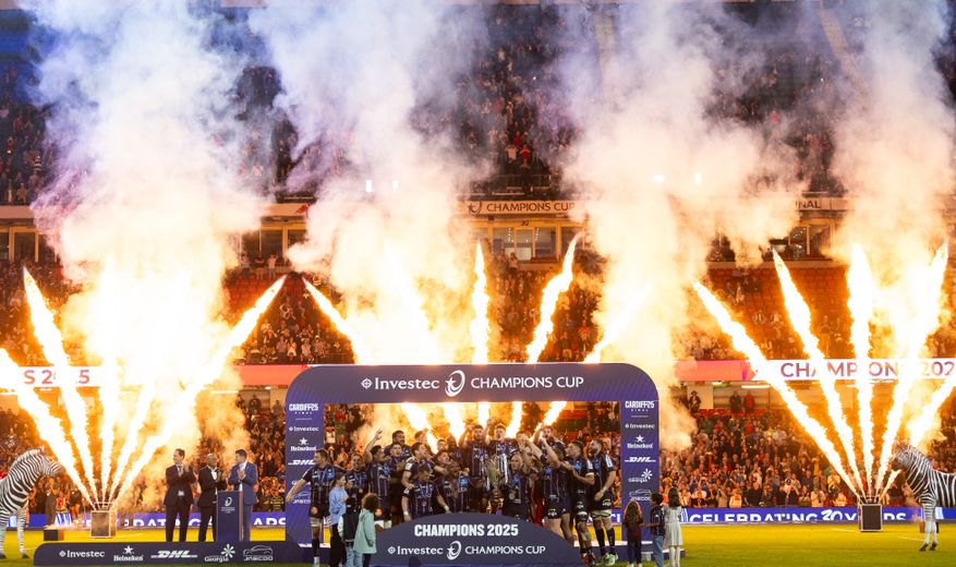 Les Bordelais soulèvent le premier trophée de leur histoire.