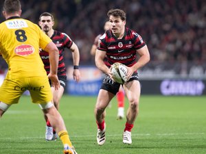 Top 14 – Porté par un Antoine Dupont indécent, Toulouse écrase La Rochelle
