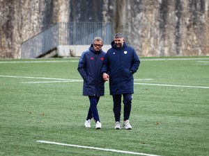 XV de France – Observation le matin, entraînement avec les jeunes l’après-midi : la journée du staff de Fabien Galthié à Bayonne