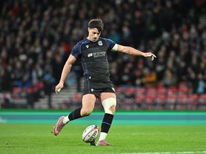 Transferts / Top 14 – Montpellier officialise l’arrivée d’un ouvreur international en la personne d’Adam Hastings (Glasgow)