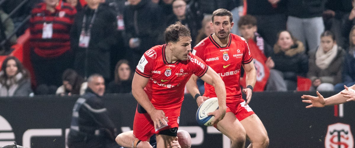 6 Nations 2026. Technique – Une ambidextrie totale, au service du jeu : pourquoi les chisteras d’Antoine Dupont sont uniques