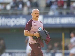 Top 14 – "Le top 2, sauf exploits ou accidents majeurs de nos concurrents, ça ne sera pas possible" assure Bru (UBB) après la défaite face au Stade français