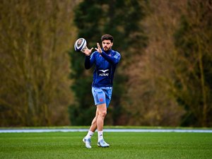 Tournoi des 6 Nations – Absent de la liste des 42 pour préparer le match face au pays de Galles, le retour de Romain Ntamack en Bleu retardé pour un problème musculaire
