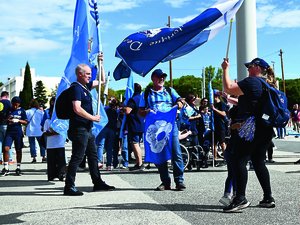 Dossier - Déneigement, jets de tomate et FDJ : les anecdotes les plus folles de supporters