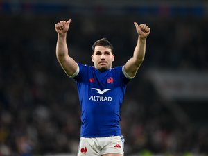 France – Italie. "Les Italiens nous ont plus contrariés que nos changements de dernière minute", assure Antoine Dupont après le succès des Bleus