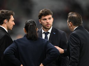 XV de France – Matthieu Jalibert présent malgré sa blessure, Gaël Dréan et Baptiste Serin relâchés… La liste des 19 joueurs protégés par le staff des Bleus