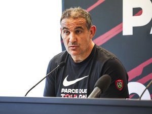 Top 14 – "Pierre (Mignoni) va bien et il reviendra après la trêve", annonce Laurent Emmanuelli (Toulon)
