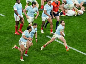 France - Angleterre. "On a la chance d’avoir le meilleur buteur du monde avec nous", Antoine Dupont rend hommage à Thomas Ramos