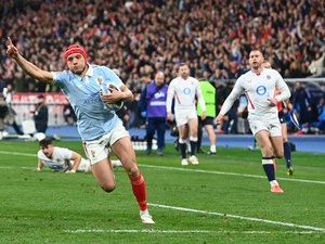 France – Angleterre – Quadruplé, record d’essais… Le Tournoi toujours plus fou de Louis Bielle-Biarrey qui se rapproche encore un peu plus des légendes