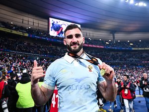 France – Angleterre – "Ça m’est arrivé si souvent de me demander ce que j’avais fait pour mériter ça…", raconte Charles Ollivon après avoir soulevé son premier titre avec les Bleus