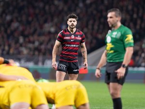 Top 14 - Contre Bordeaux-Bègles, Romain Ntamack va vivre le premier jour du reste de sa saison : "Les critiques lui glissent dessus"