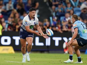 AJ Lam en action avec les Blues lors du match contre les Waratahs en Super Rugby