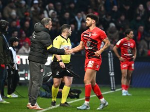 Top 14 - "Je déplore l’attitude de certains… C’est tellement dramatique" : Ugo Mola s’agace des sifflets à l’encontre de Romain Ntamack