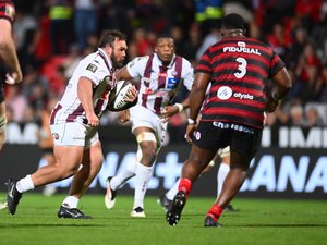 Carlü Sadie célébrant un essai de l'UBB contre Toulouse au stade Chaban-Delmas