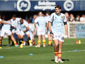 Joueurs du XV de France U20 en maillot bleu lors d'une séance d'entraînement
