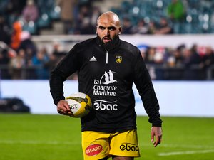 Reda Wardi en maillot jaune et noir de La Rochelle pendant un match du Top 14