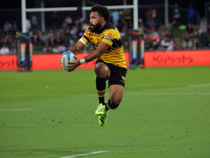 Les Hurricanes célèbrent leur victoire contre les Reds au Super Rugby Pacific