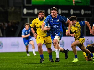 Joueurs de Vannes célébrant une victoire en Pro D2 contre Nevers