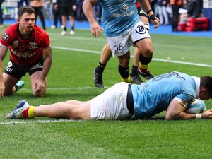 Olivier Magne analysant une action de touche en direct durant un match de Top 14