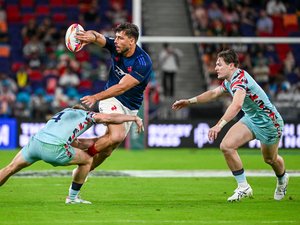 Rugby à 7 – 4/4 pour les Bleus, la course de plus de 100m de Grégoire Arfeuil... Les Français démarrent parfaitement le Tournoi d'Hong-Kong