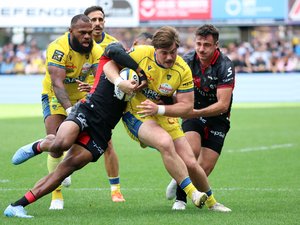 Top 14 – "Baptiste (Jauneau) nous a mis un tir à la mi-temps !" : Léon Darricarrère (Clermont) sourit après la victoire face à Lyon