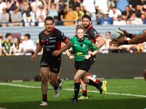 Top 14 – "C’est sa qualité d’arbitre qui l’a menée à ce niveau, pas le fait que ce soit une femme" : Mathieu Raynal revient sur la première d’Hollie Davidson