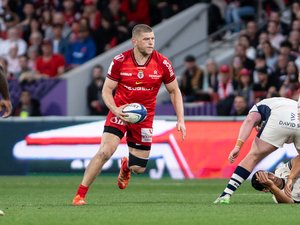 Top 14 - Technique. "Il lit les rucks mieux que personne" : pourquoi Jack Willis (Toulouse) est-il si fort pour gratter des ballons ?