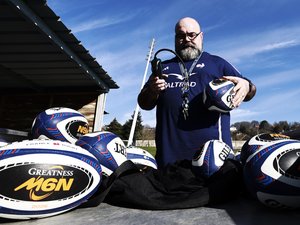 XV de France – Série. "Bénévole, c’est un métier" : gendarme, intendant du XV de France… Portrait de Jean-Luc Passard, incarnation du service