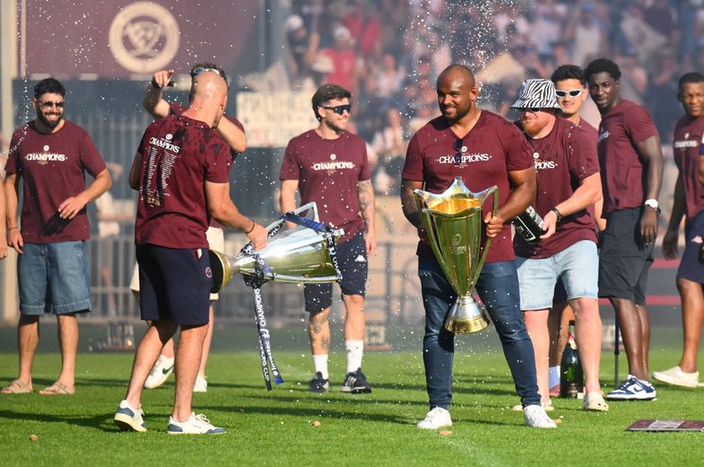 Les Bordelais avec leurs deux Champions Cup.