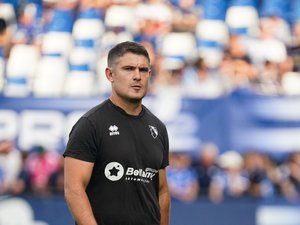Pro D2 - Malgré la lourde défaite à Vannes, l'entraîneur d'Oyonnax Fabien Cibray garde "la tête haute"