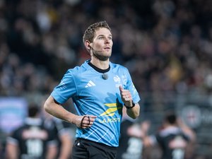 Finale de Pro D2 - Un arbitre de Top 14 au sifflet de la finale de Pro D2 entre Vannes et Provence