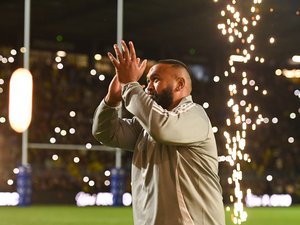 Top 14 - "Un mec comme Uini a besoin d’un Haka pour lui seul" : La Rochelle rend hommage à Uini Atonio