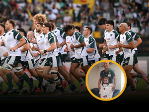 Top 14 - En larmes lors de Pau - Racing, le jeune supporter de la Section paloise reçoit un cadeau de Sébastien Piqueronies et des joueurs béarnais