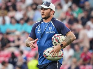 Demi-finale Top 14 - "J’ai dû mettre de l’eau dans mon vin" : Benoît Paillaugue (Montpellier) évoque son évolution en tant qu'entraîneur