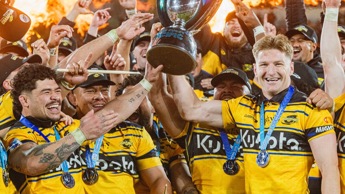 Super Rugby - Les Hurricanes remportent le Super Rugby en écrasant les ...