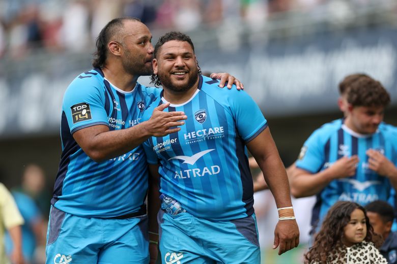 Mohamed Haouas, le pilier droit du MHR, et Billy Vunipola, le troisième ligne anglais.