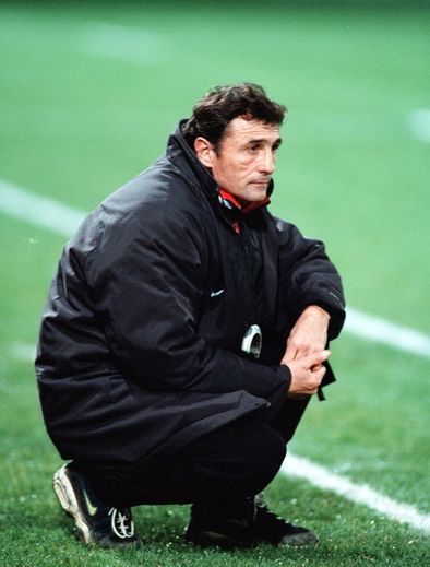 Le Stade toulousain des années 90 portent le sceau Guy Novès et Christophe Deylaud. Le premier, meneur d’hommes incomparable, a su apporter un nouveau regard sur le jeu et les méthodes d’entraînement, aidé sur le terrain par le talent du second. Une génération qui comptait dans ses rang Didier Lacroix (devenu le président des Rouge et Noir) et David Berty.
