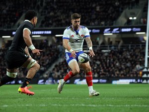 Nouvelle-Zélande - France - "La balle de match ? On n’était pas tous d’accord avec ce choix", sourit Matthieu Jalibert après la défaite des Bleus dans le Championnat des Nations