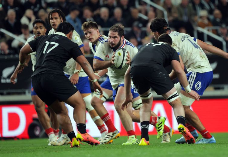 Régis Montagne, pilier droit de l'équipe de France face aux All Blacks.