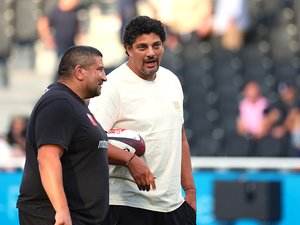 Top 14 - "Ils ne doivent pas porter le poids de la saison dernière, il faut avancer" : entre recrutement et nouvelles ambitions, Karim Ghezal (manager de Lyon) se livre