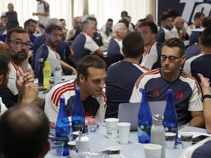 Top 14/Pro D2 - "Ça ne veut pas dire qu'on sera tout le temps d'accord, mais on va beaucoup mieux travailler" : le rugby français a rendez-vous auprès des arbitres à Loudenvielle