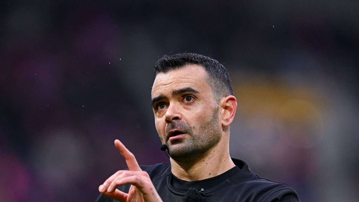 Parole aux arbitres. "Les supporters sud-africains vivent pour leur sélection" : Pierre Brousset raconte sa vie d'arbitre international