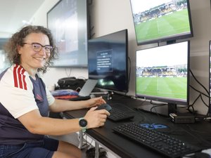 Portrait. Joueuse et arbitre d'Elite 1, et désormais arbitre vidéo de haut niveau : Nathalie Millet, la brillante touche-à-tout
