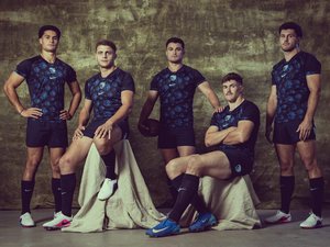 Top 14 - "Ce maillot est une manière de porter le Pays basque" : Bayonne dévoile son nouveau maillot extérieur pour la saison 2026-2027