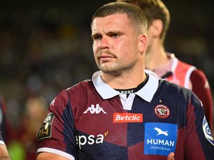 Top 14. Matchs amicaux. Gaëtan Barlot (Bordeaux-Bègles) : "Je suis très fier de ce groupe très, très jeune"