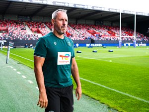 Top 14. Matchs amicaux. Sébastien Piqueronies (Pau) : "Le point de rendez-vous manqué, c'est le jeu au sol"