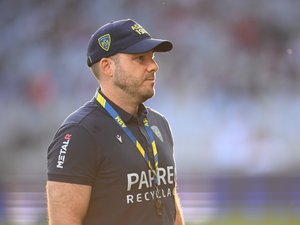 Matchs amicaux / Top 14 - "Selevasio Tolofua ? Cela ne sent pas très bon..." souffle Julien Laïrle (Clermont) après la blessure de son numéro 8