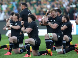 International - Rugby's Greatest Rivalry. Une indiscipline à corriger, des forfaits à pallier : les All Blacks ne baissent pas la garde