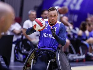 Rugby fauteuil. "À la mi-temps, par méconnaissance d'une nouvelle règle, je fais une erreur qui me coûte une disqualification", lance Sébastien Verdin, après la cinquième place