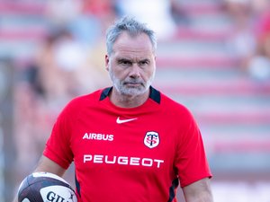 Top 14 - "Cela fait cinq ans qu'on prend des roustes là-bas", lance Ugo Mola (Toulouse) avant de se rendre à La Rochelle
